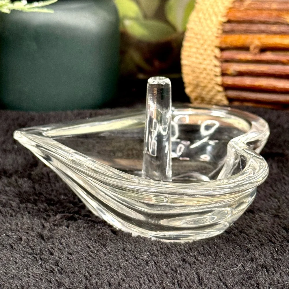 Vintage Antique German Mid-Century Modern Heart-Shaped Crystal Glass Ring Holder